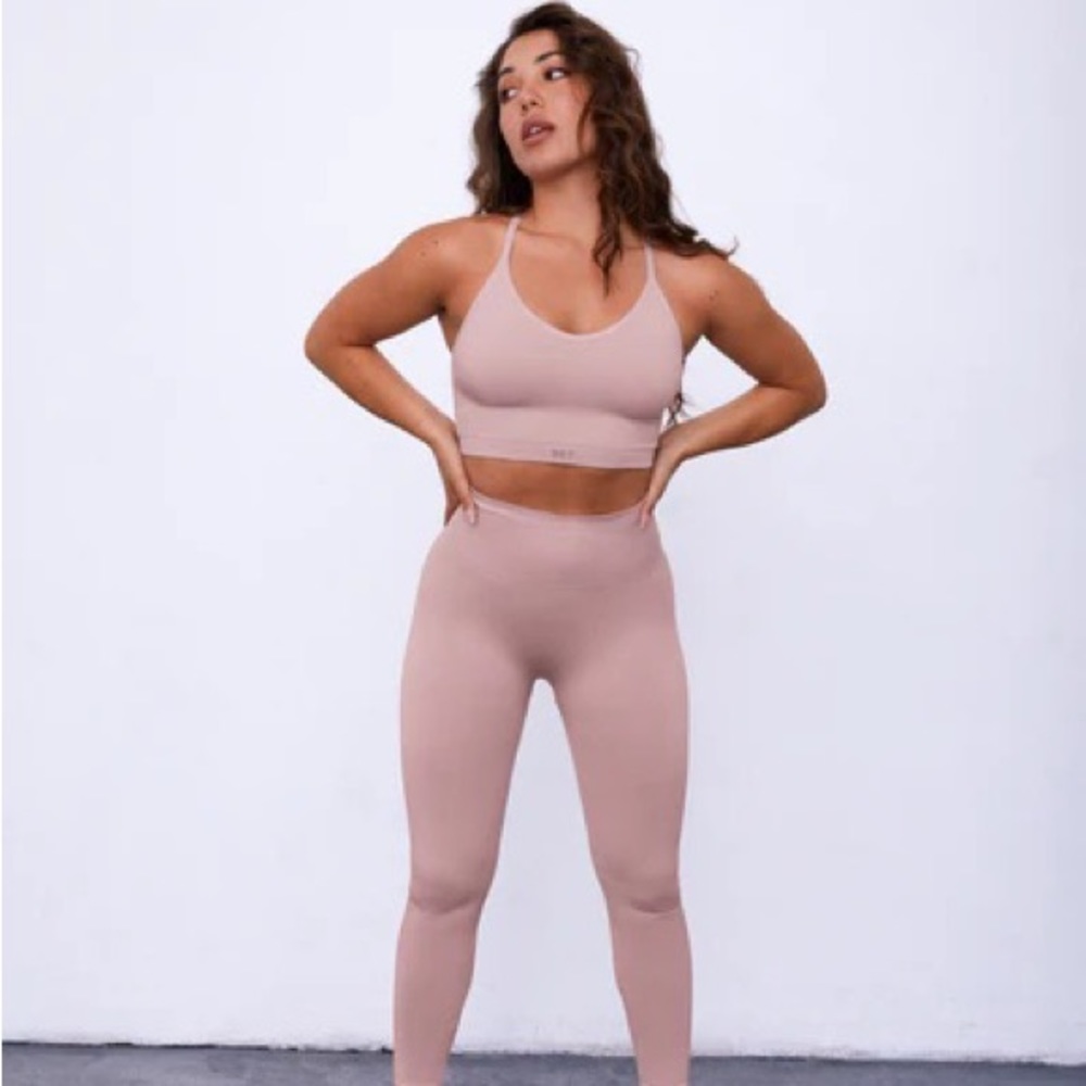 SET ACTIVE sculptflex ribbed V bra in Amethyst